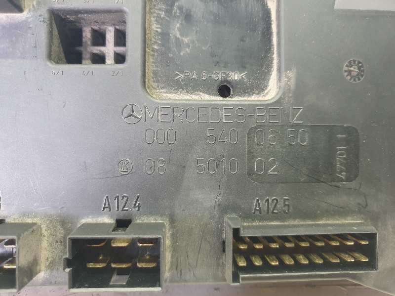 CAJA RELES - FUSIBLES