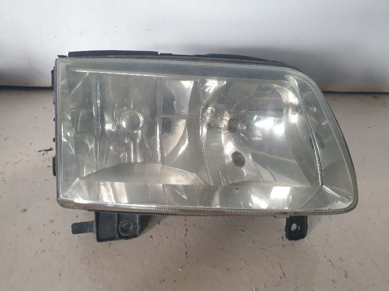 FARO DERECHO VOLKSWAGEN POLO BERLINA (6N1)