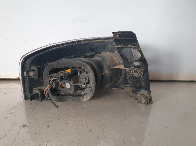 PILOTO TRASERO DERECHO