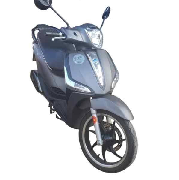 GUARDABARROS RETROVISOR FARO PLACA CARENADO LLANTA DISCO PINZA  DESPIECE COMPLETO PIAGGIO (VESPA) LIBERTY