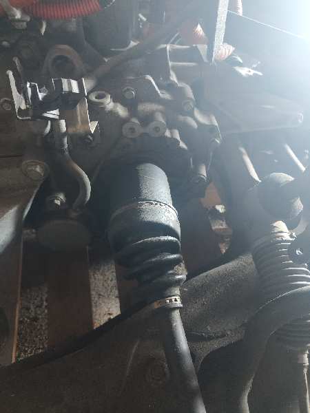 TRANSMISION DELANTERA IZQUIERDA