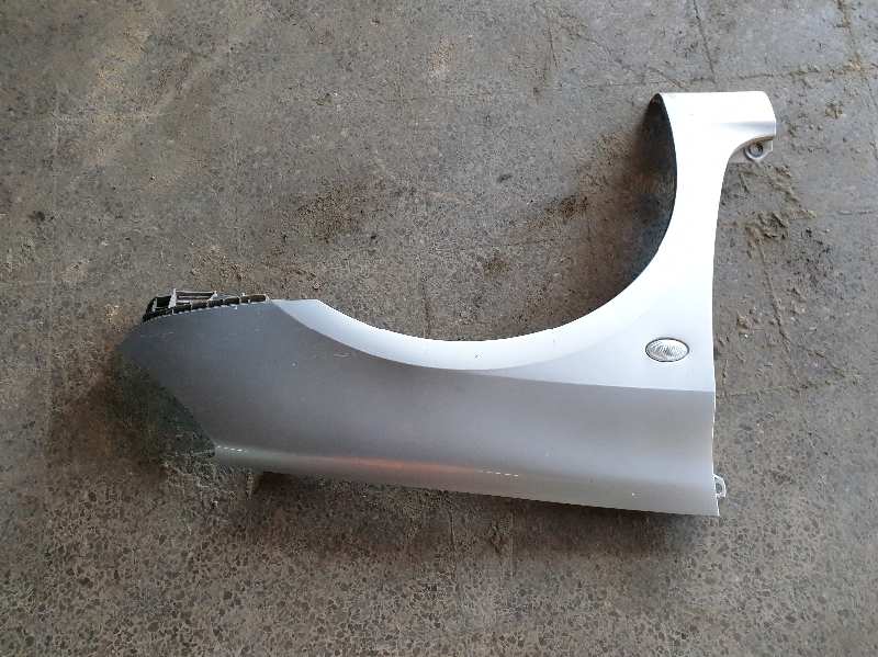 ALETA DELANTERA DERECHA