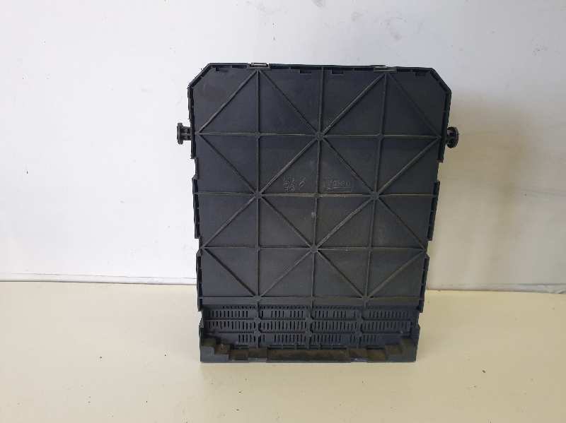 CAJA RELES - FUSIBLES