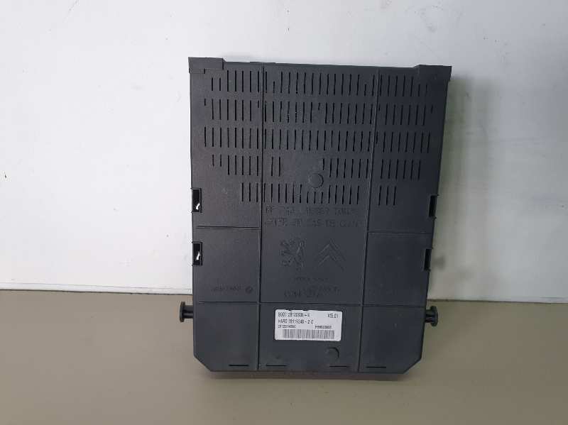 CAJA RELES - FUSIBLES