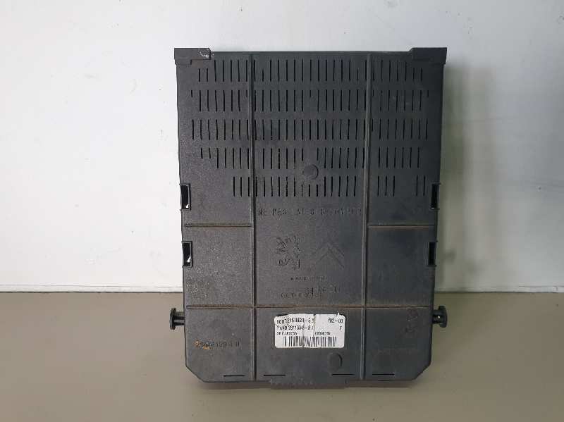 CAJA RELES - FUSIBLES