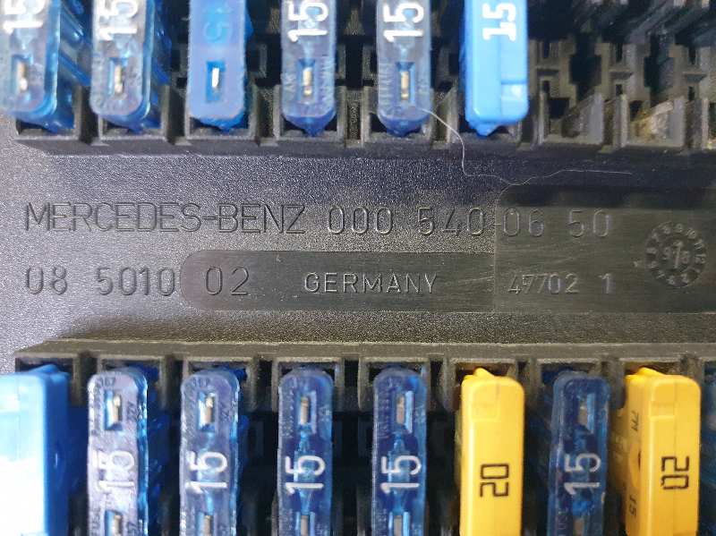 CAJA RELES - FUSIBLES