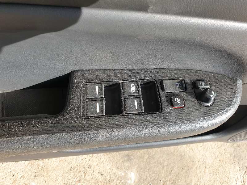 MANDO ELEVALUNAS DELANTERO IZQUIERDO 