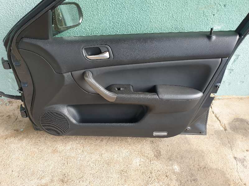 GUARNECIDO PUERTA DELANTERA DERECHA