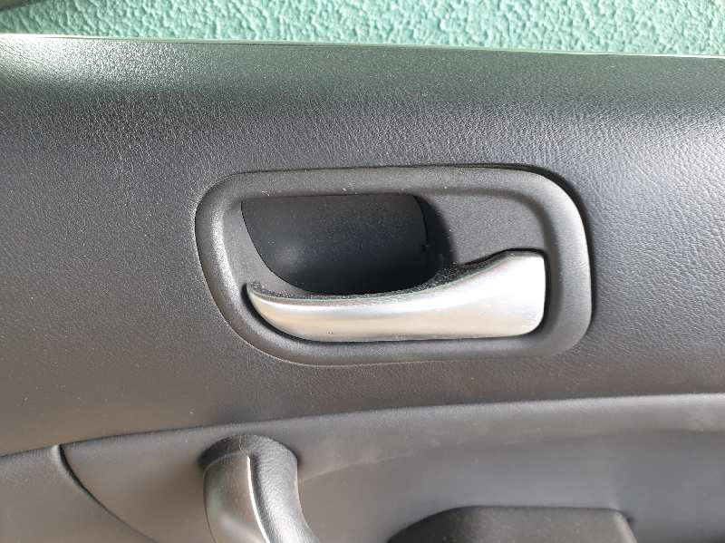 MANETA INTERIOR DELANTERA DERECHA