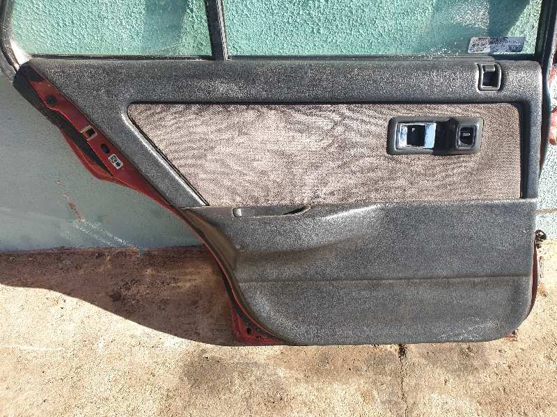 GUARNECIDO PUERTA TRASERA IZQUIERDA