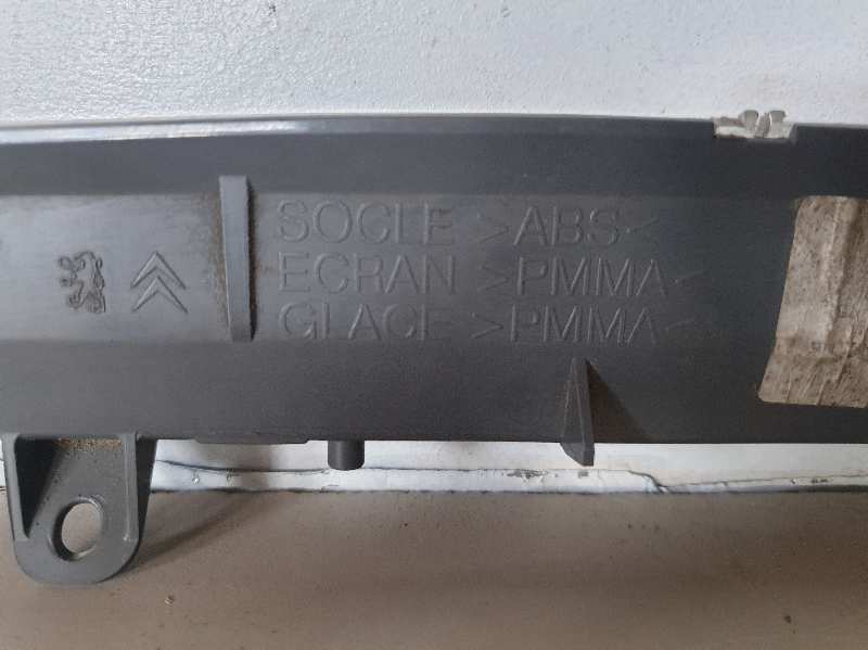 LUZ CENTRAL DE FRENO