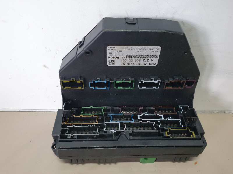 CAJA RELES - FUSIBLES