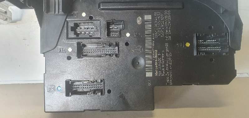 CAJA RELES - FUSIBLES