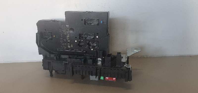 CAJA RELES - FUSIBLES