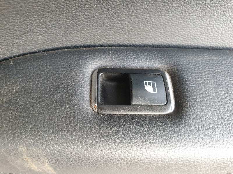 MANDO ELEVALUNAS DELANTERO DERECHO