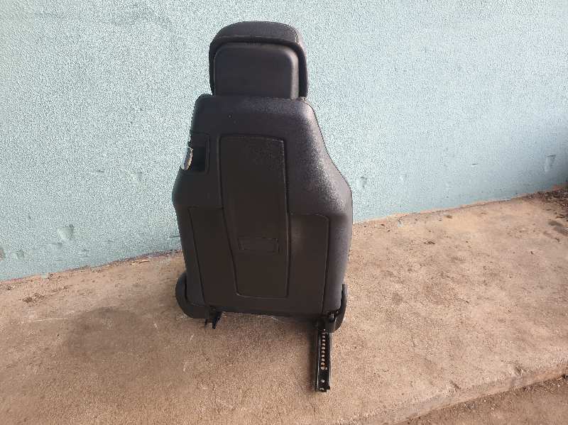 ASIENTO DELANTERO IZQUIERDO