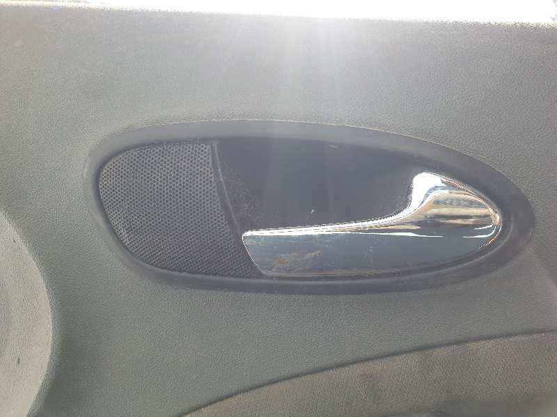 MANETA INTERIOR DELANTERA DERECHA