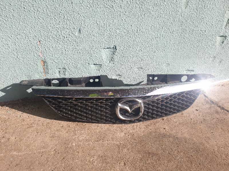 REJILLA DELANTERA MAZDA 323 BERLINA F-S (BJ)