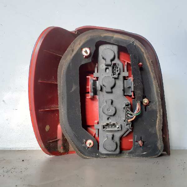 PILOTO TRASERO DERECHO