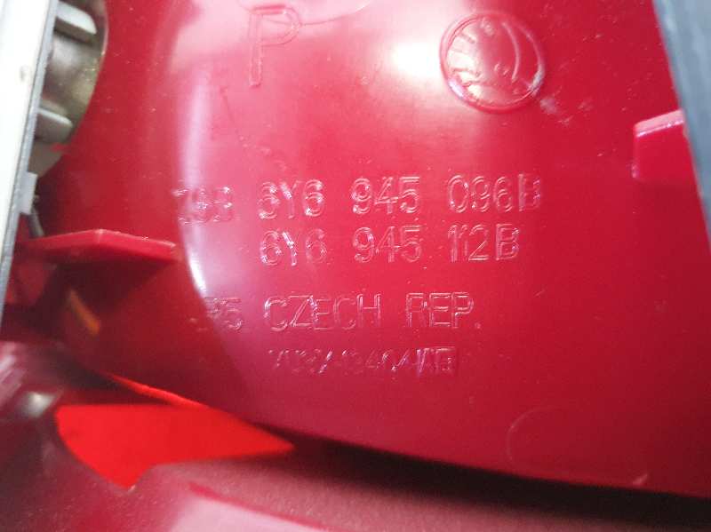 PILOTO TRASERO DERECHO