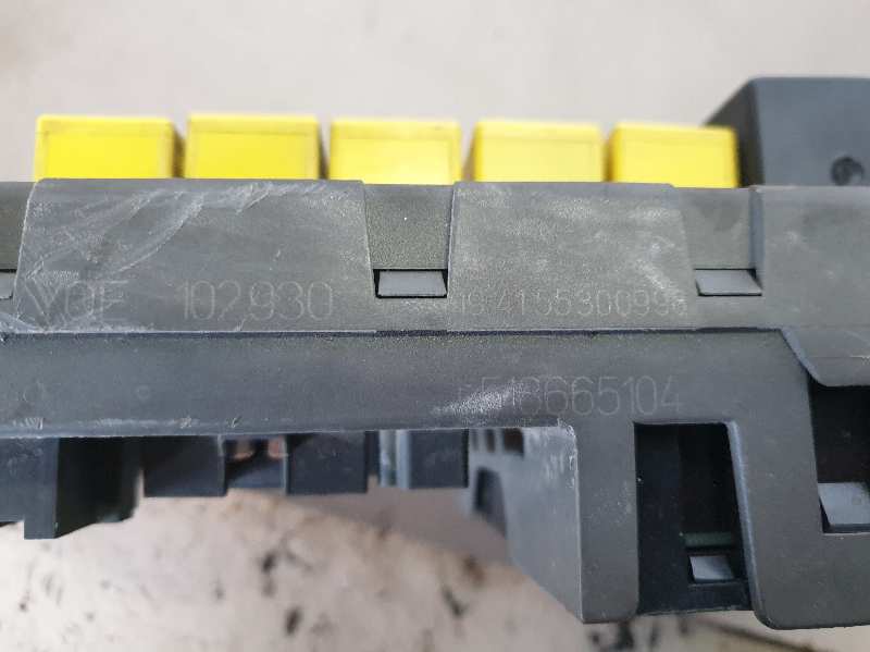 CAJA RELES - FUSIBLES