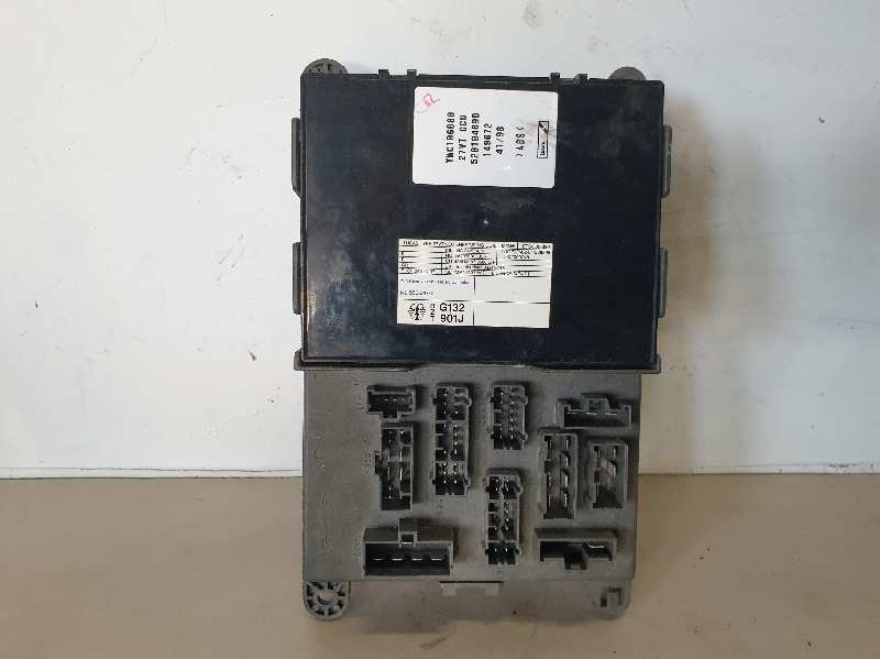 CAJA RELES - FUSIBLES