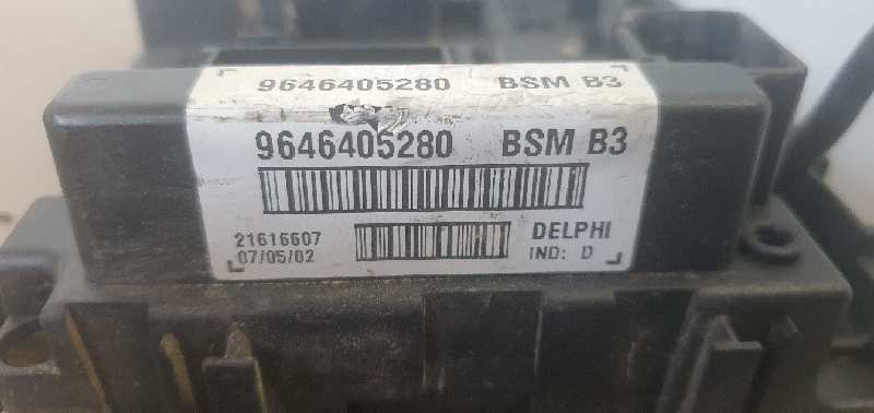 CAJA RELES - FUSIBLES