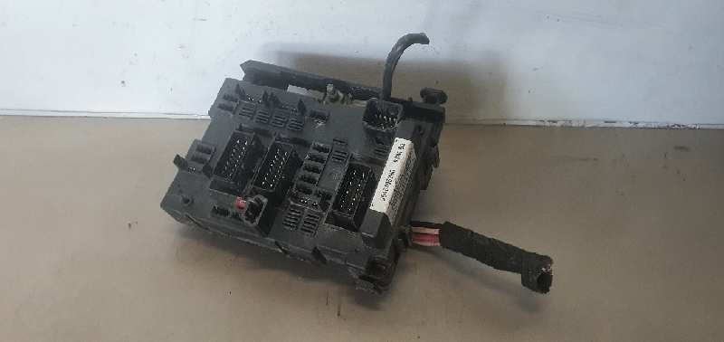 CAJA RELES - FUSIBLES