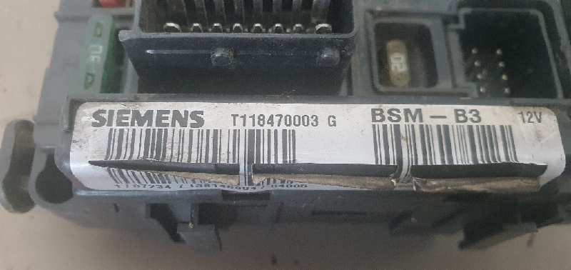 CAJA RELES - FUSIBLES