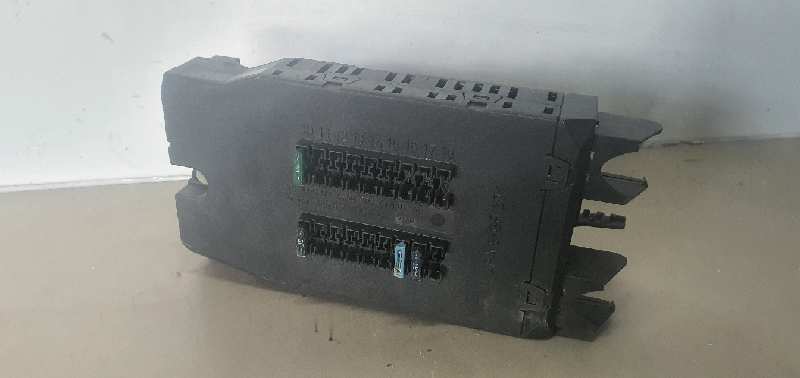 CAJA RELES - FUSIBLES