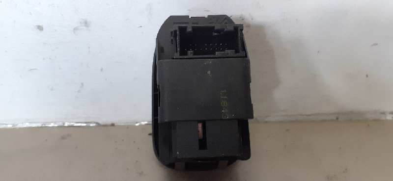 MANDO ELEVALUNAS DELANTERO IZQUIERDO 