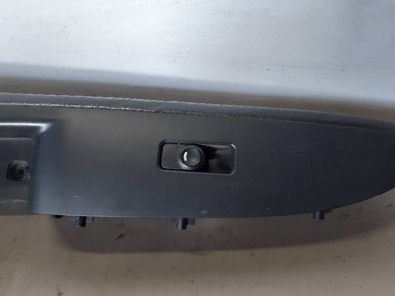 MANDO ELEVALUNAS DELANTERO DERECHO