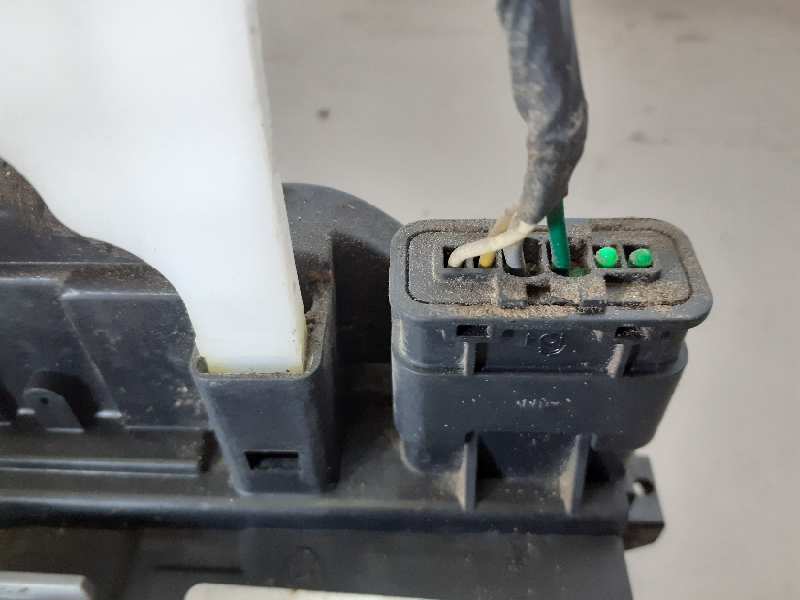 CERRADURA PUERTA TRASERA DERECHA 