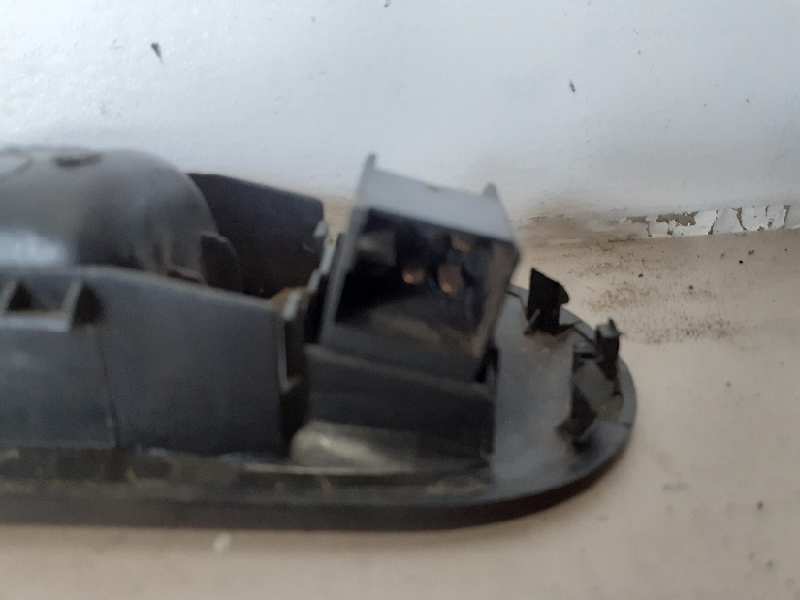 MANDO ELEVALUNAS DELANTERO DERECHO