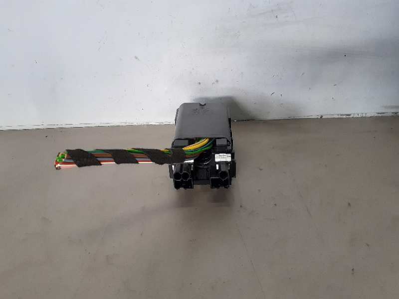 CAJA RELES - FUSIBLES