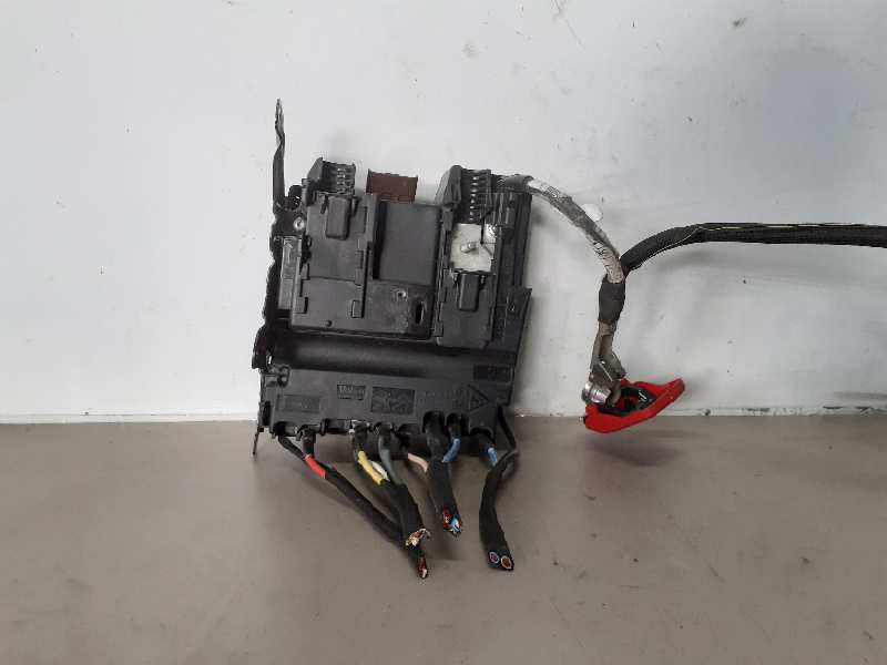 CAJA RELES - FUSIBLES