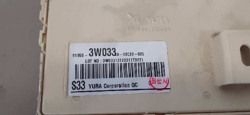 CAJA RELES - FUSIBLES