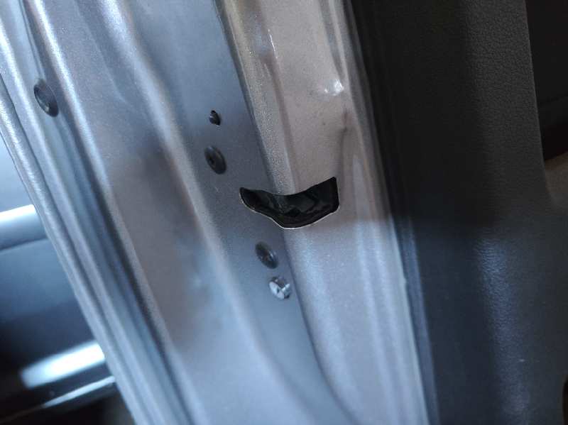 CERRADURA PUERTA DELANTERA IZQUIERDA 