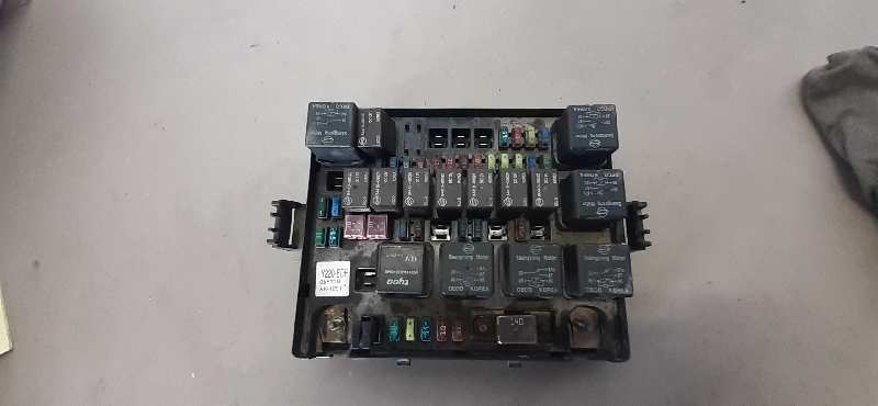 CAJA RELES - FUSIBLES