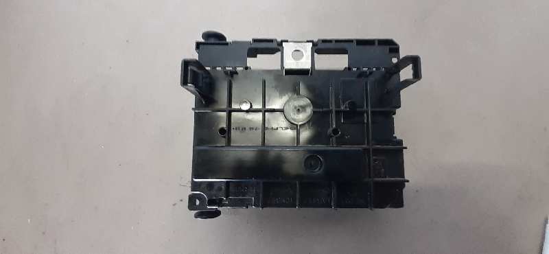 CAJA RELES - FUSIBLES