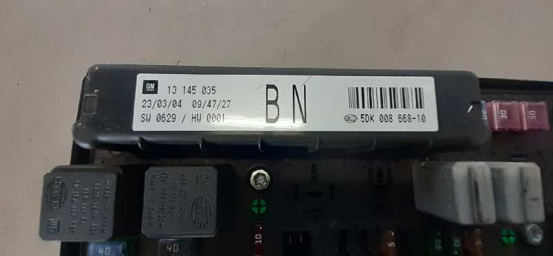 CAJA RELES - FUSIBLES