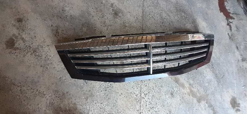 REJILLA DELANTERA