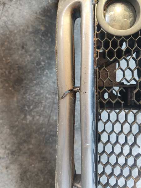 PARAGOLPES DELANTERO