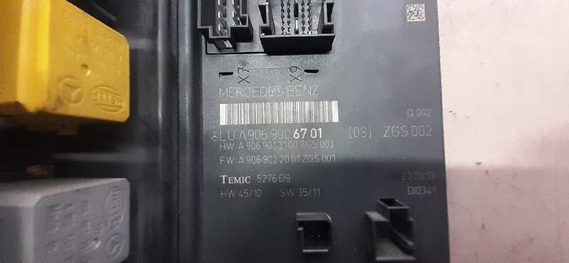 CAJA RELES - FUSIBLES