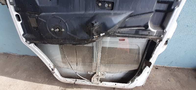 LUNA DELANTERA DERECHA MERCEDES VITO MARCO POLO (638)