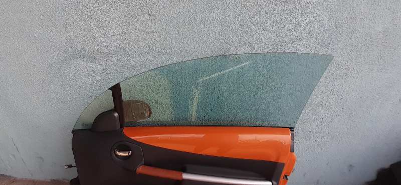 ELEVALUNAS DELANTERO DERECHO