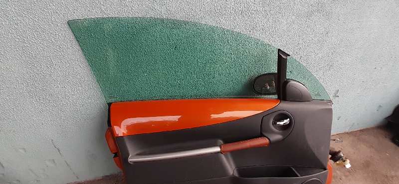 ELEVALUNAS DELANTERO IZQUIERDO