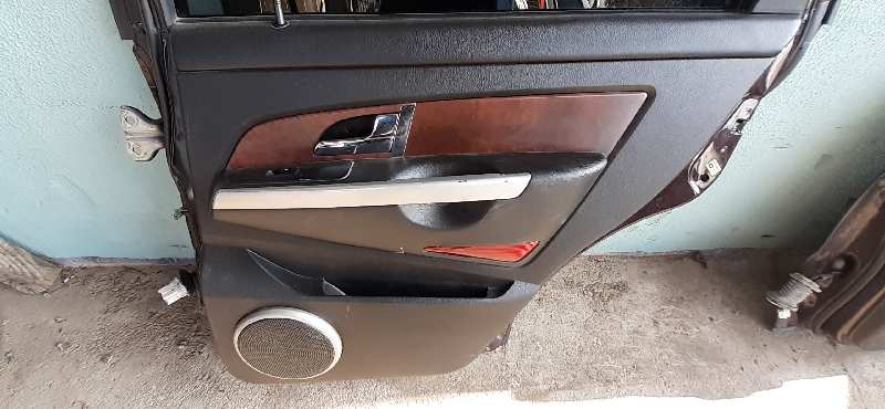 GUARNECIDO PUERTA TRASERA DERECHA