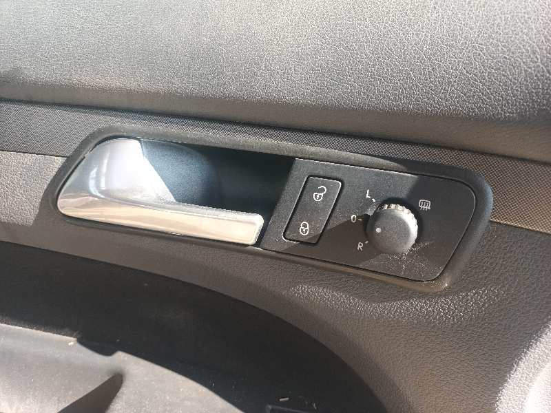 MANETA INTERIOR DELANTERA IZQUIERDA