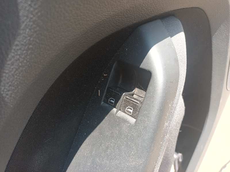 MANDO ELEVALUNAS DELANTERO IZQUIERDO 